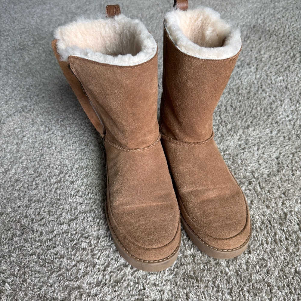 Ugg Women’s Classic Short Zip Boots Chestnut - Size 7